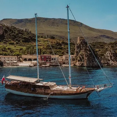 Sicily Sea Charter Caicco Hande Capo Galera 2* Palermo